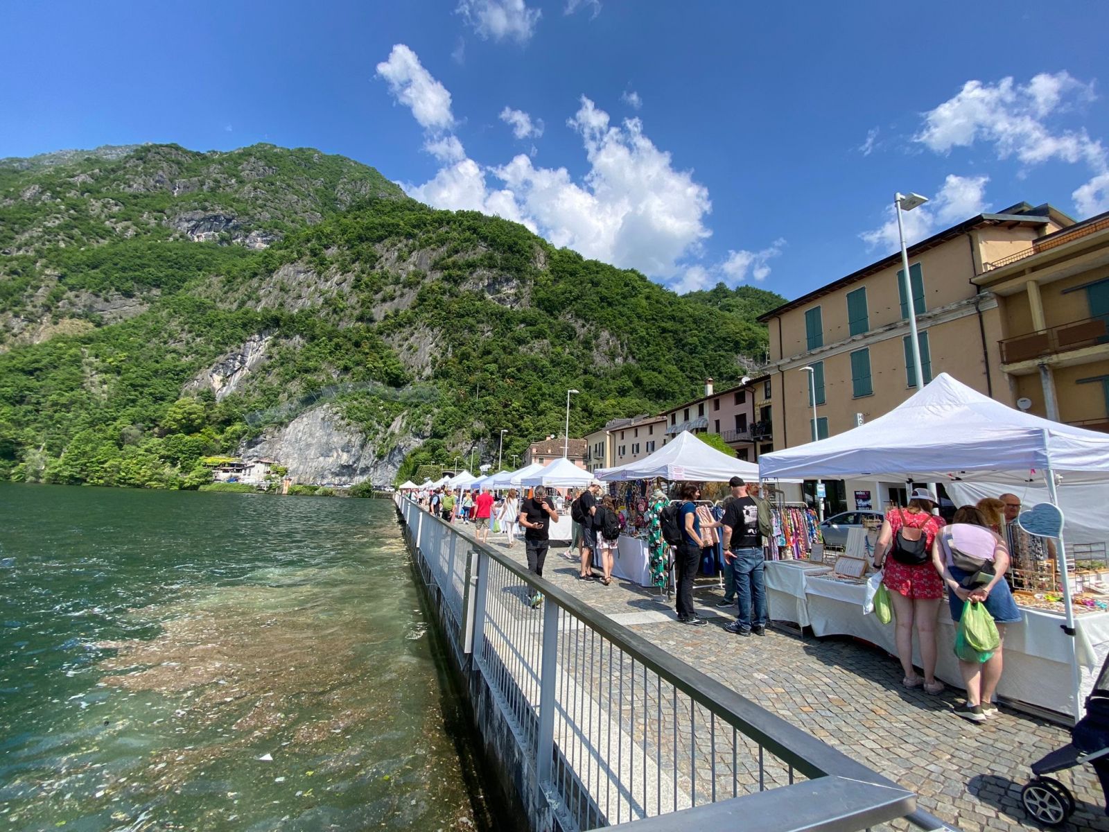 Zomermarkt Porlezza/Sommermarkt Porlezza