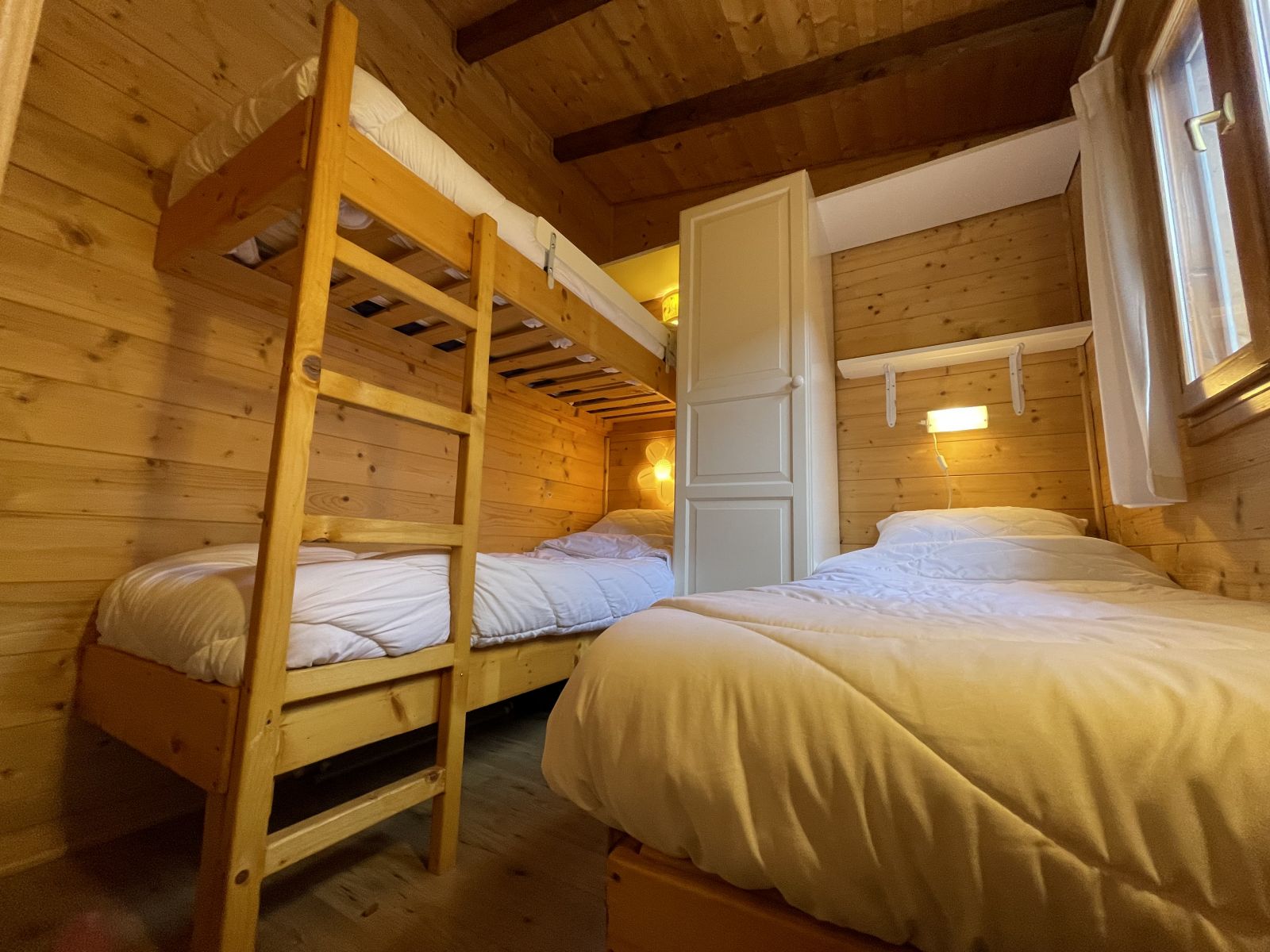 Kleine slaapkamer/Zweite Schlafzimmer