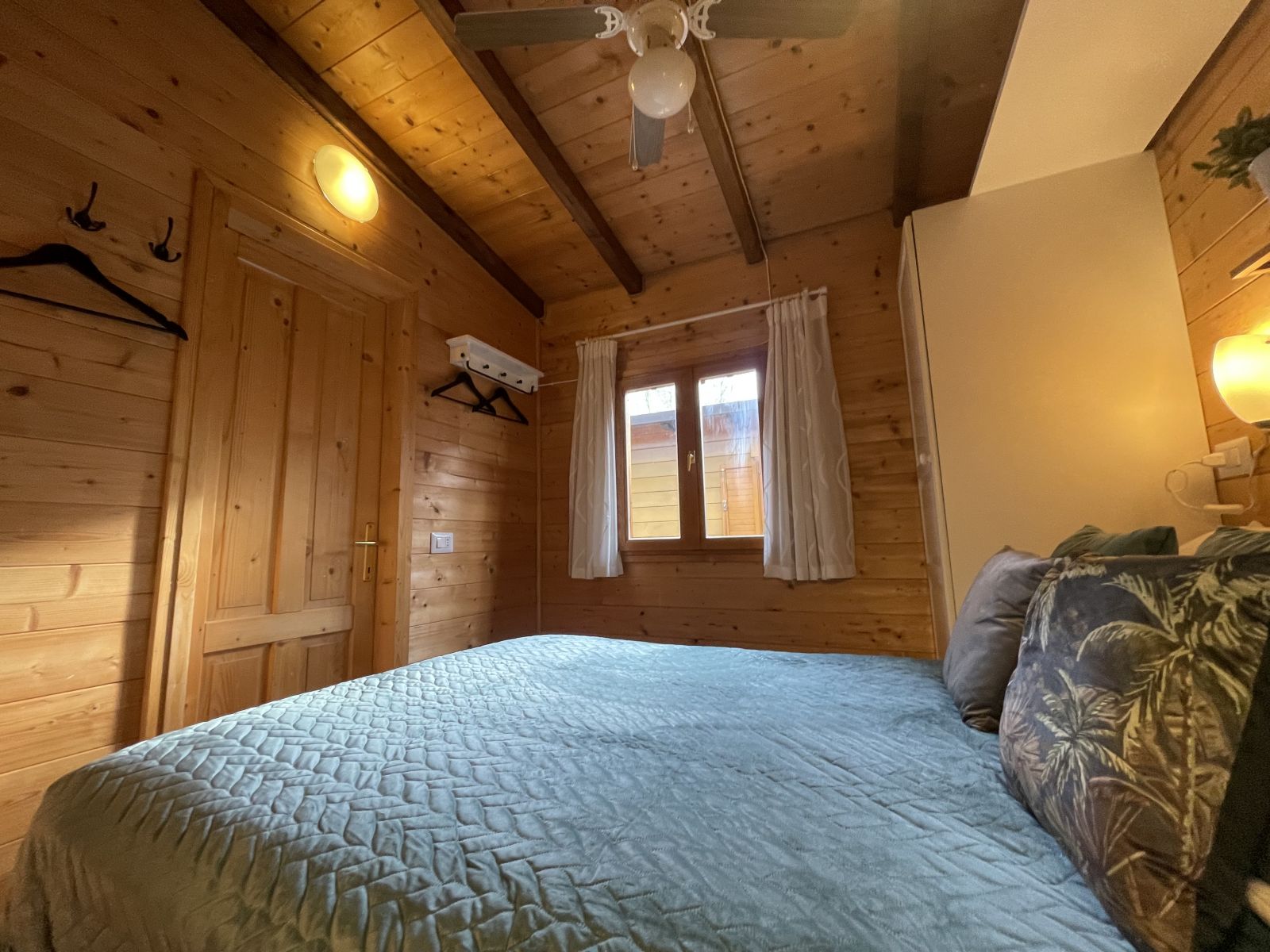 Grote slaapkamer/Erste Schlafzimmer