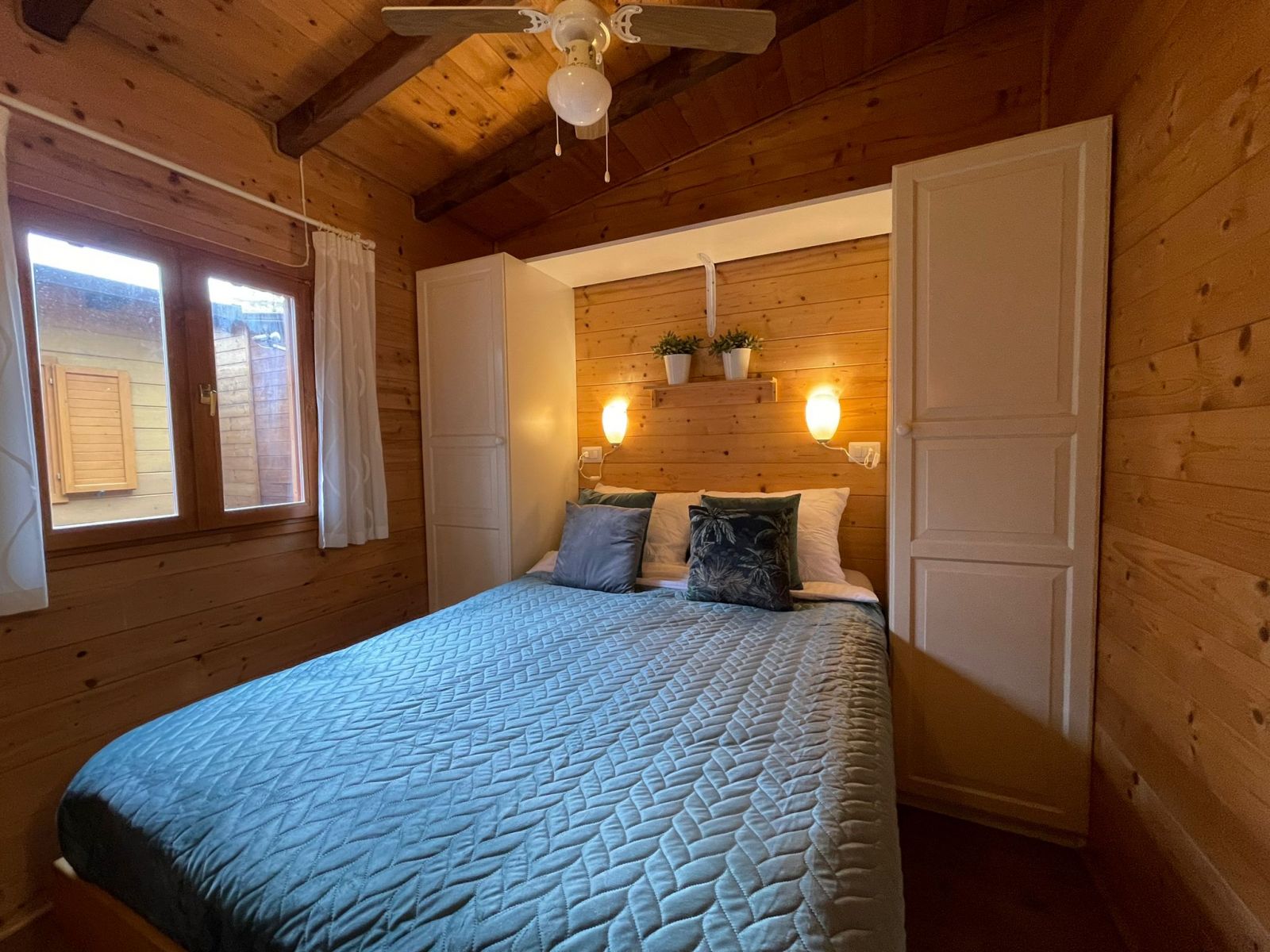 Grote slaapkamer/Erste Schlafzimmer