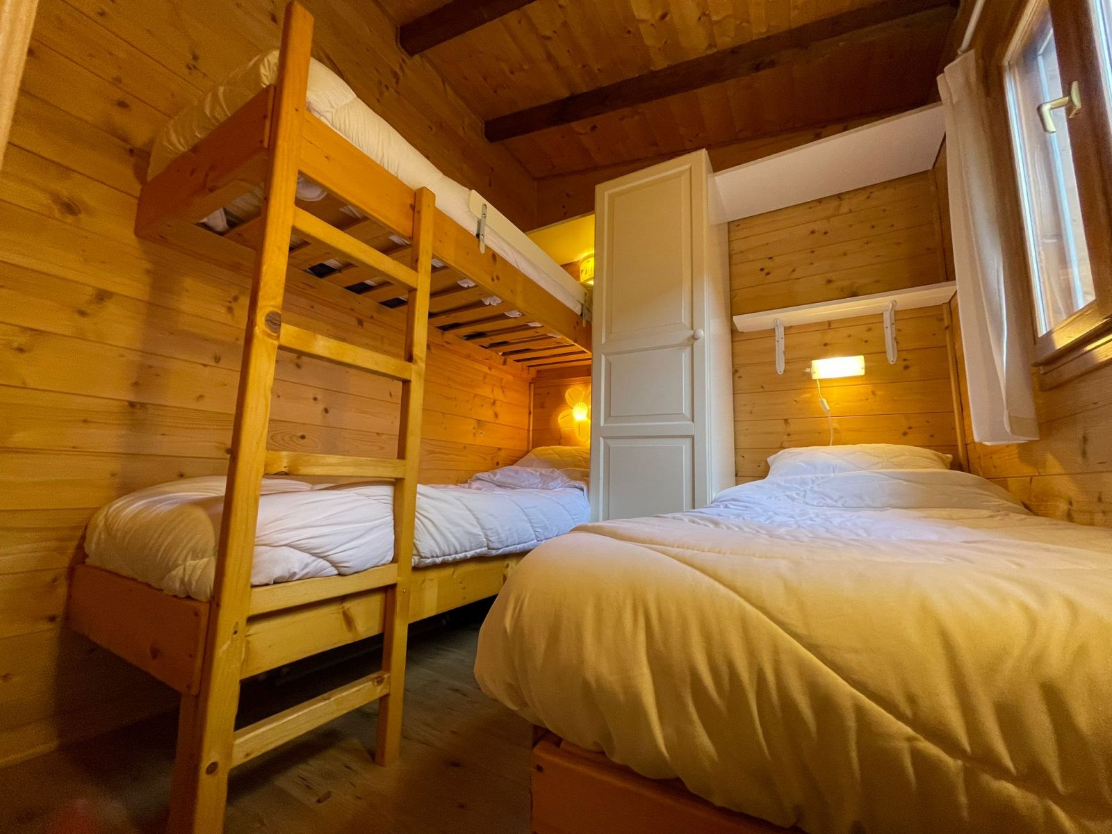 Kleine slaapkamer/Zweite Schlafzimmer